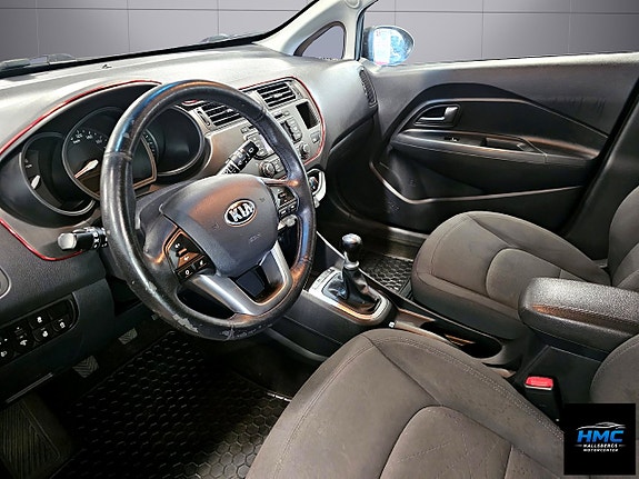 Kia Rio 7 of 10