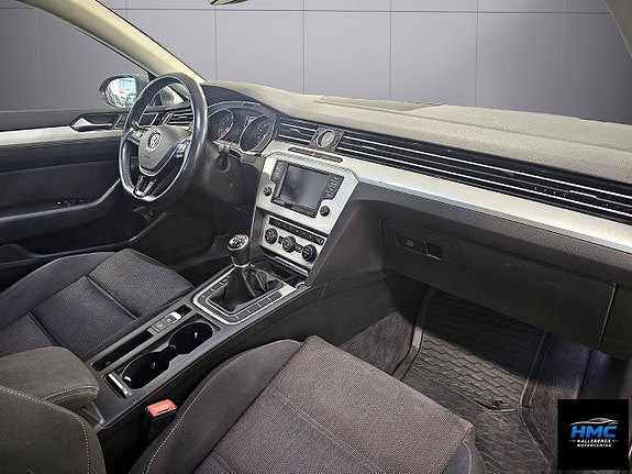 Volkswagen Passat 9 of 9