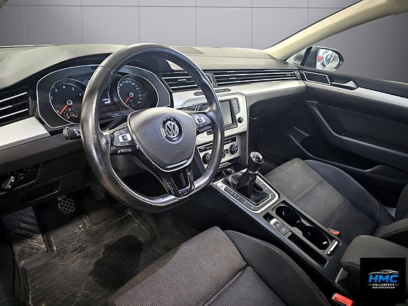 Volkswagen Passat 7 of 9