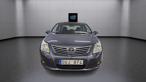 Toyota Avensis 2 of 10