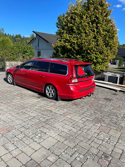 Volvo V70 3 of 11