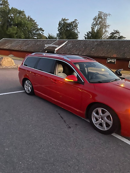 Volvo V70 4 of 11