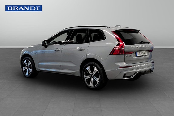 Volvo XC60 2 of 10