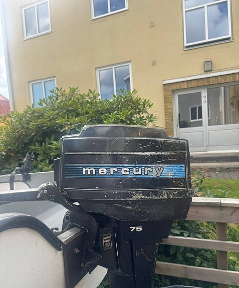 Uttern 430 – båt, Mercury 2-takt & kärra ingår 10 of 10