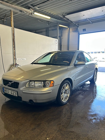 Volvo S60 3 of 10