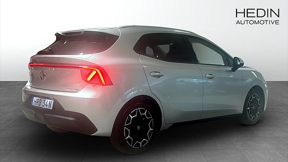 MG MG4 EV Urban 2 of 9
