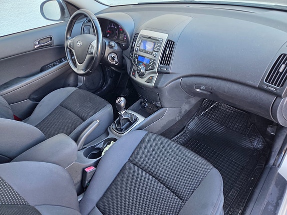 Hyundai i30 12 of 18