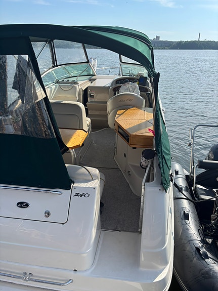 Sea ray 240 3 of 6