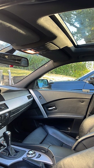 BMW 530i 4 of 6