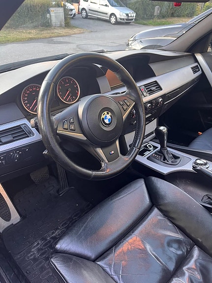 BMW 530i 5 of 6
