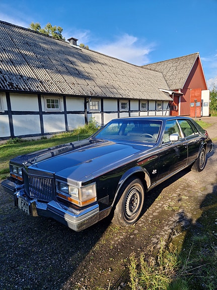 Cadillac Seville 3 of 5