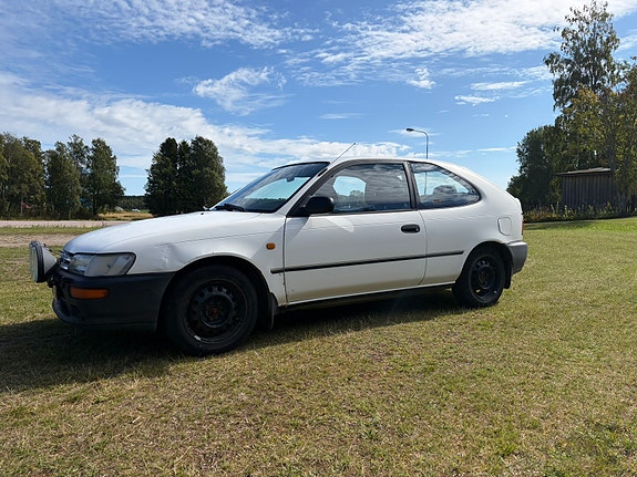 Toyota Corolla 2 of 11