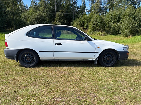 Toyota Corolla 5 of 11