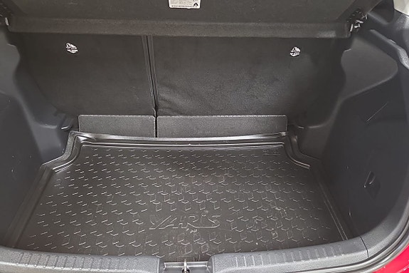Toyota Yaris 11 of 21