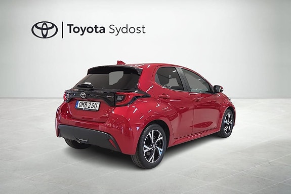 Toyota Yaris 3 of 21