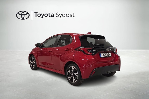Toyota Yaris 18 of 21