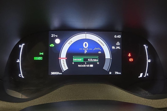 Toyota Yaris 14 of 21
