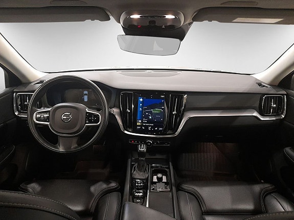 Volvo V60 Cross Country 7 of 11