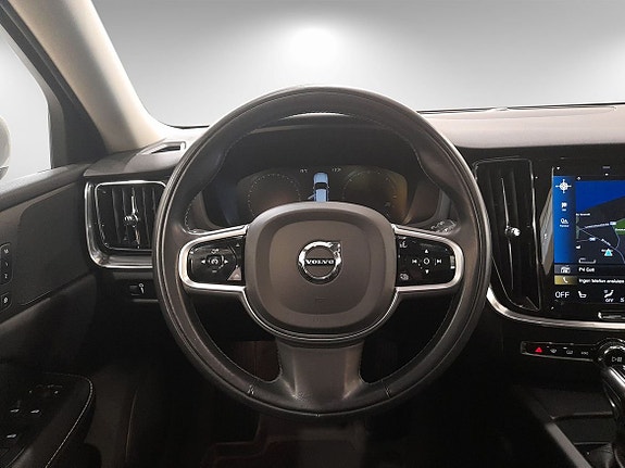 Volvo V60 Cross Country 8 of 11