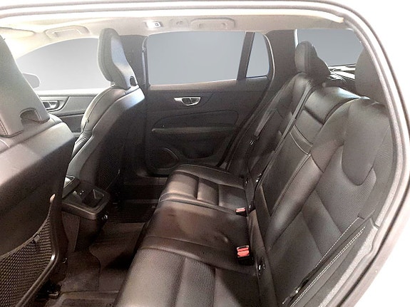 Volvo V60 Cross Country 6 of 11