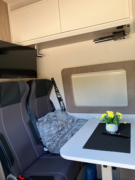 Mercedes-Benz Kabe Travel Master Van 690 LB 4 of 9