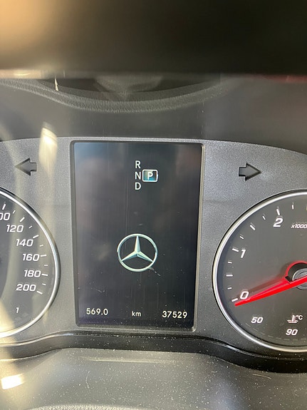 Mercedes-Benz Kabe Travel Master Van 690 LB 3 of 9