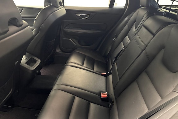 Volvo V60 Cross Country 12 of 29