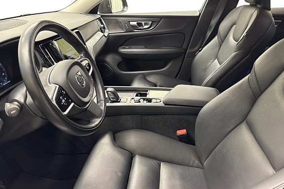 Volvo V60 Cross Country 8 of 29