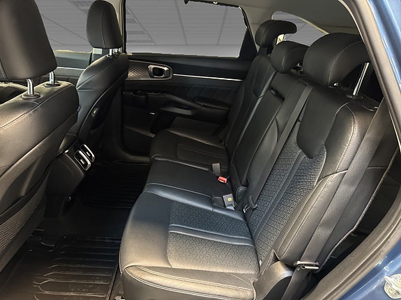 Kia Sorento 9 of 22