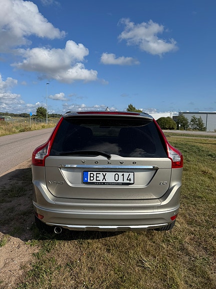 Volvo XC60 4 of 9