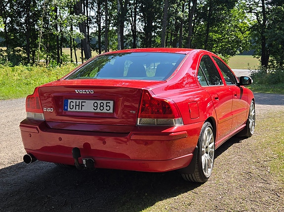 Volvo S60 2 of 4