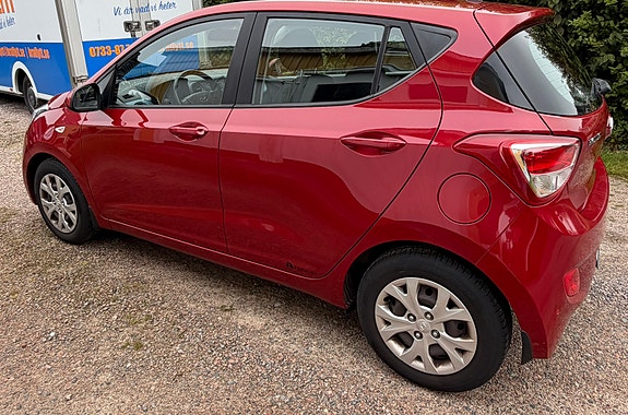 Hyundai i10 4 of 6