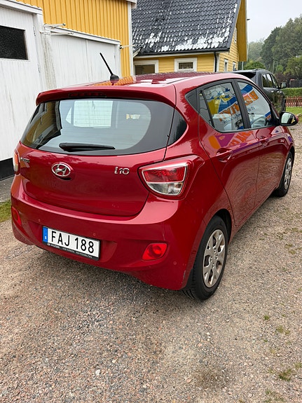 Hyundai i10 3 of 6