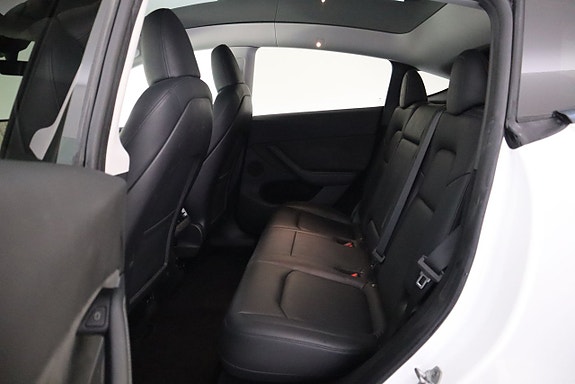 Tesla Model Y 14 of 22