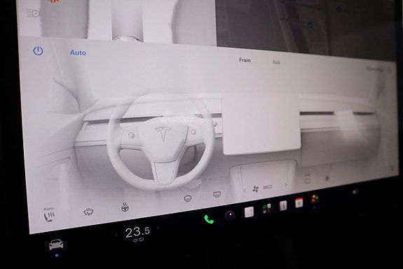 Tesla Model Y 20 of 22