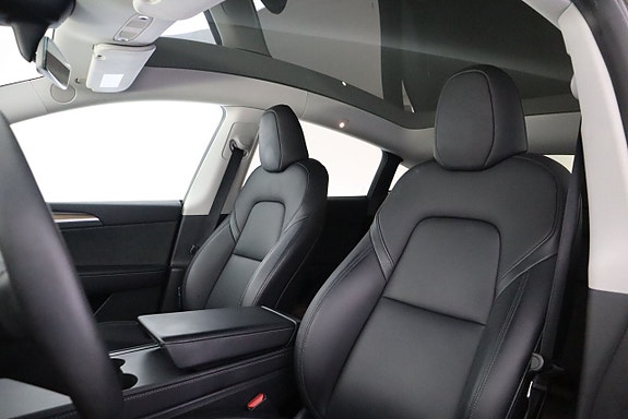 Tesla Model Y 13 of 22