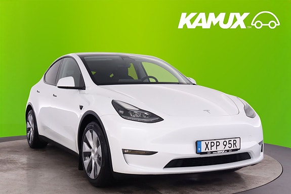 Tesla Model Y 8 of 22