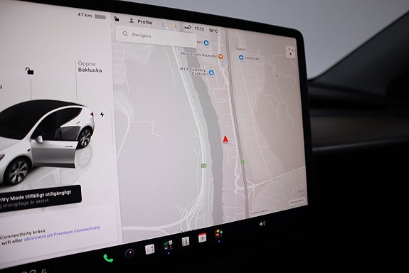 Tesla Model Y 17 of 22