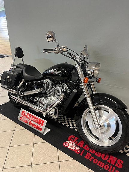Honda VT 1100 C2 2 of 3