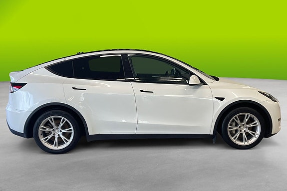 Tesla Model Y 2 of 26