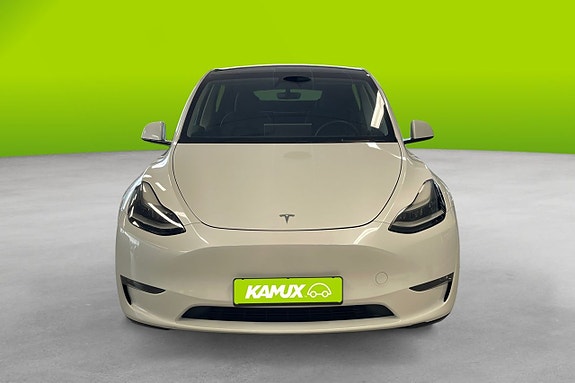 Tesla Model Y 6 of 26