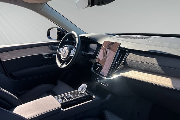 Volvo XC90 11 of 15