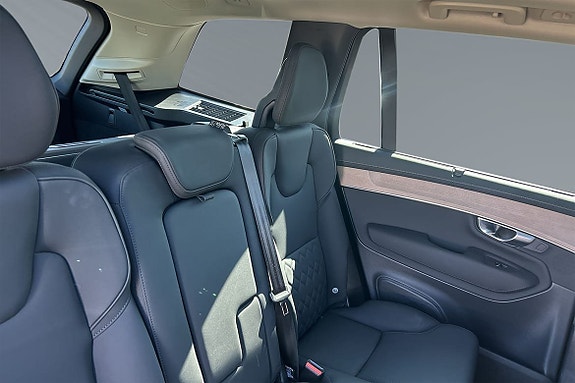 Volvo XC90 12 of 15
