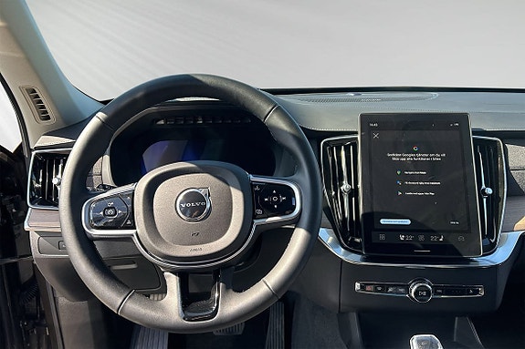 Volvo XC90 10 of 15