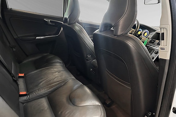 Volvo XC60 21 of 30