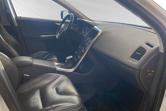 Volvo XC60 16 of 30