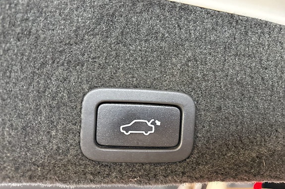 Volvo XC60 30 of 30