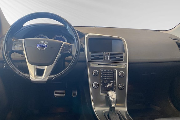 Volvo XC60 14 of 30