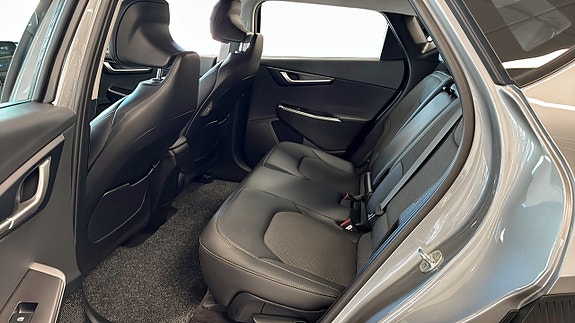Kia EV6 9 of 17