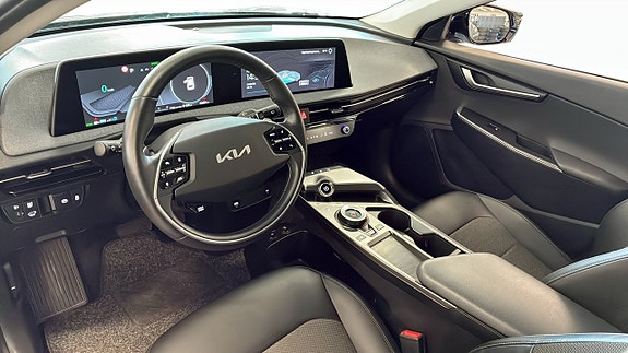 Kia EV6 8 of 17